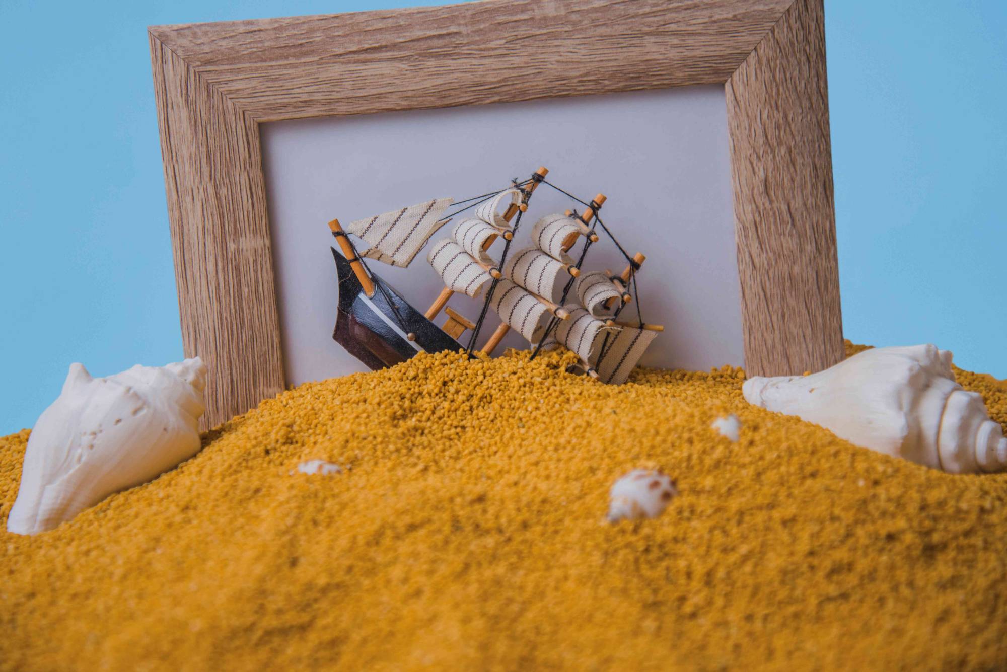 YELLOW DECORATIVE SAND